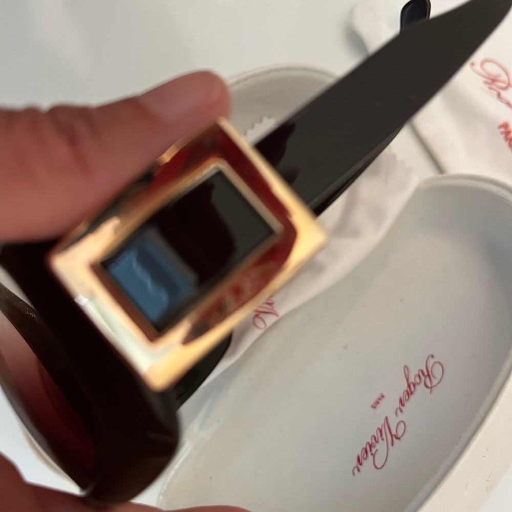 Roger Vivier dark Brown and gold accent Sunglasses with hard and soft case - Picture 4 of 8